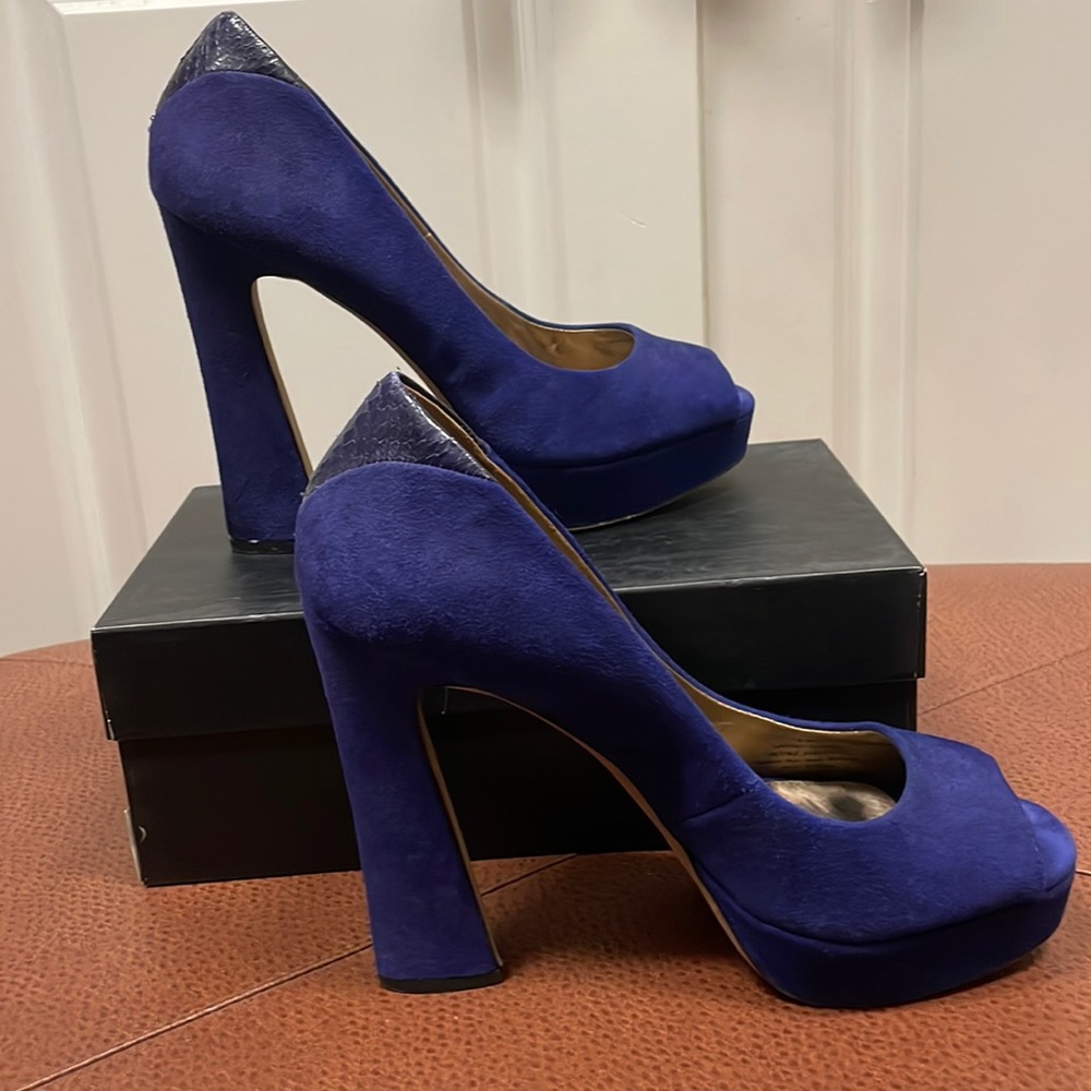 Sam Edelman royal blue suede open toe pump, size 10